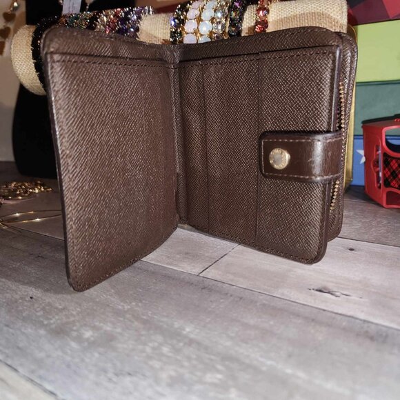 Louis Vuitton Vintage Zippy Wallet 2009 Collection - Picture 3 of 9